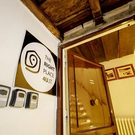 The Right Place 4u Navona Luxury 5* ローマ